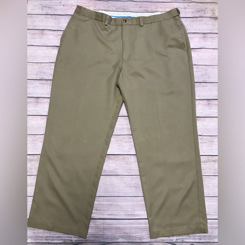 Haggar 42x30 Men's Khaki Chinos